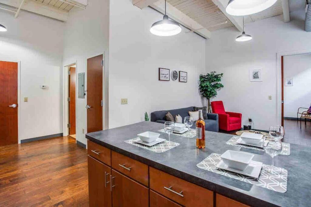 Modern Loft Style On Monroe By Dwtn & Park Ave Apartment Rochester Exterior photo
